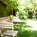 Sdb Privees A Parking Gratuit Pres De Paris Bed & Breakfast