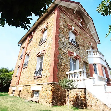 Sdb Privees A Parking Gratuit Pres De Paris Bed & Breakfast Chatou